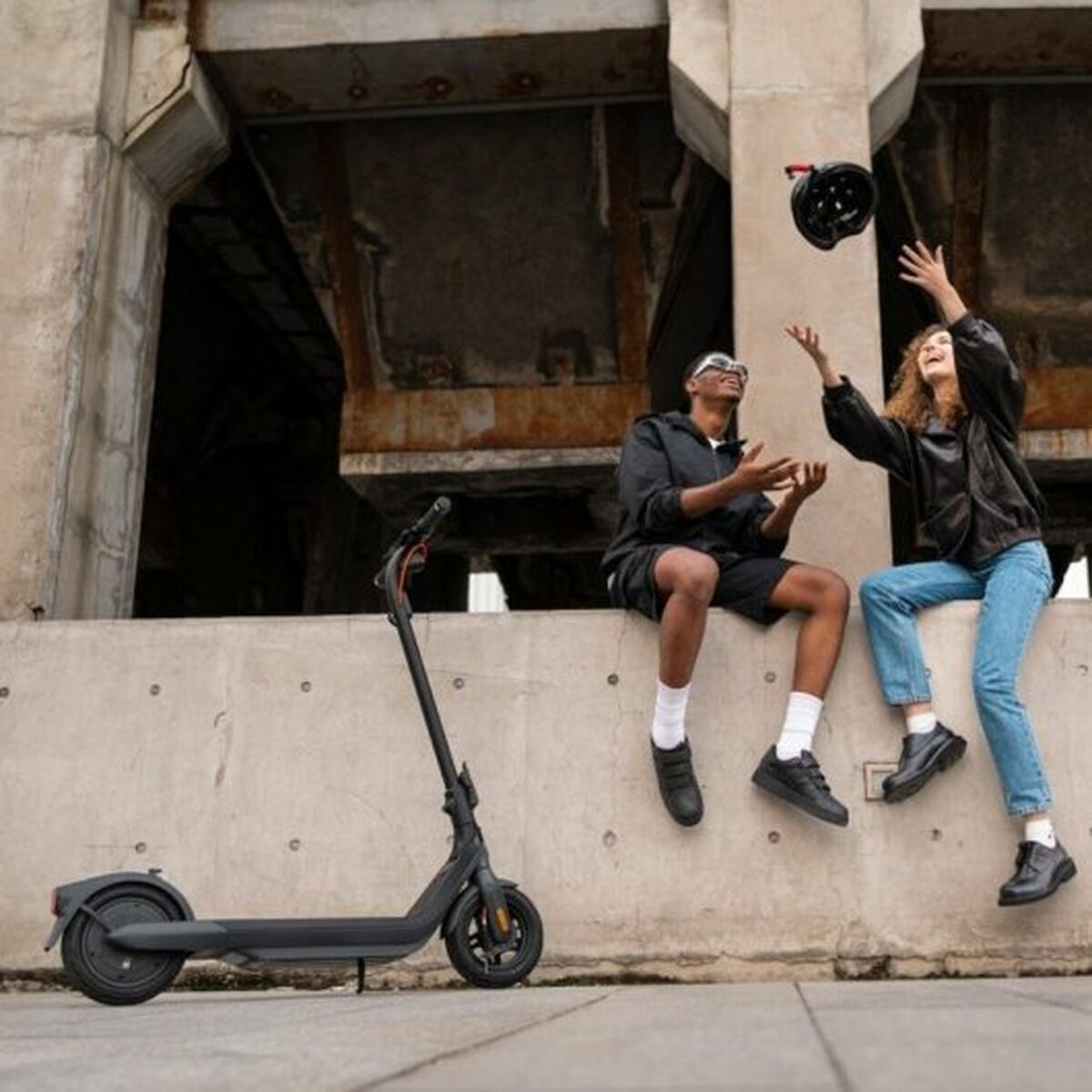 Electric Scooter Segway E2 PRO E Black 350 W - Rider Smarts