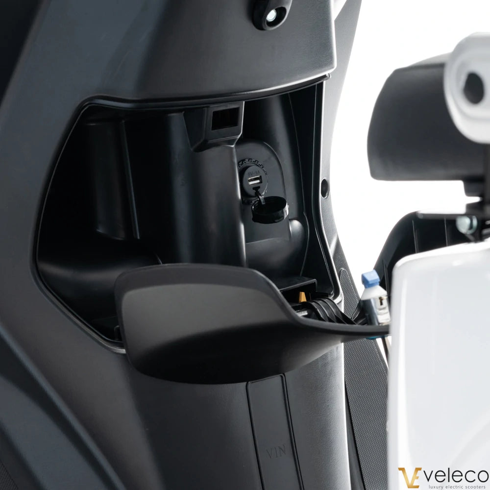 Veleco Cristal Mobility Scooter – 3 Wheel, 1000W, Road Legal