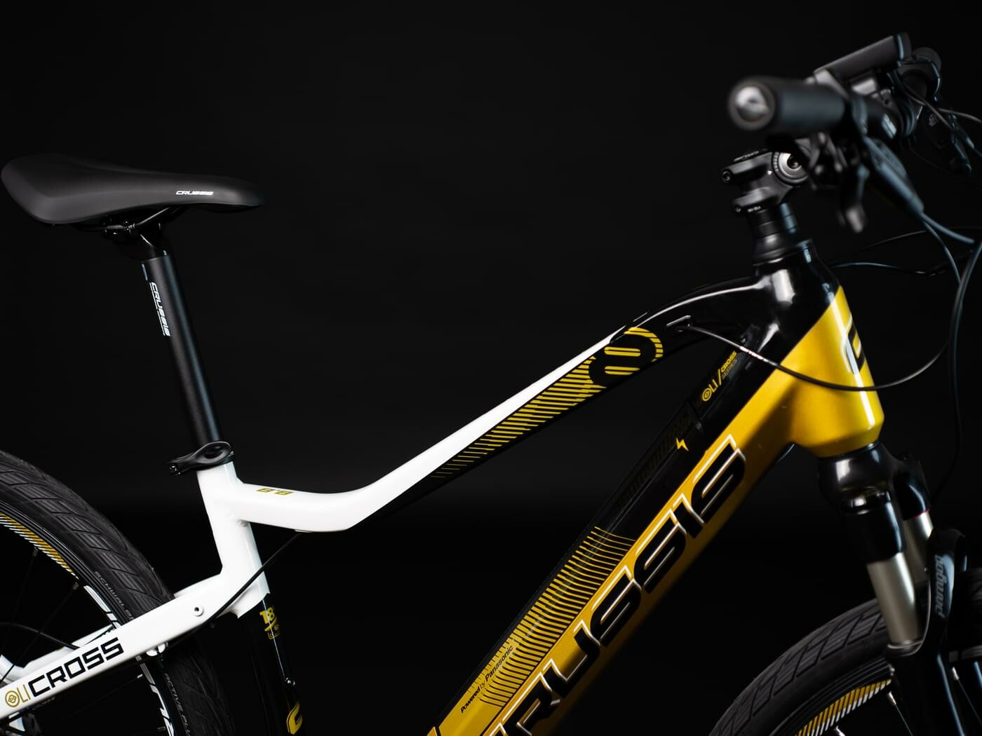 CRUSSIS OLI Cross 8.8-S