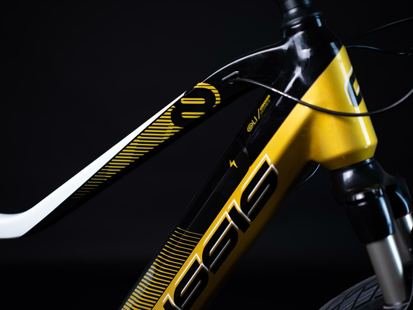 CRUSSIS OLI Cross 8.8-S