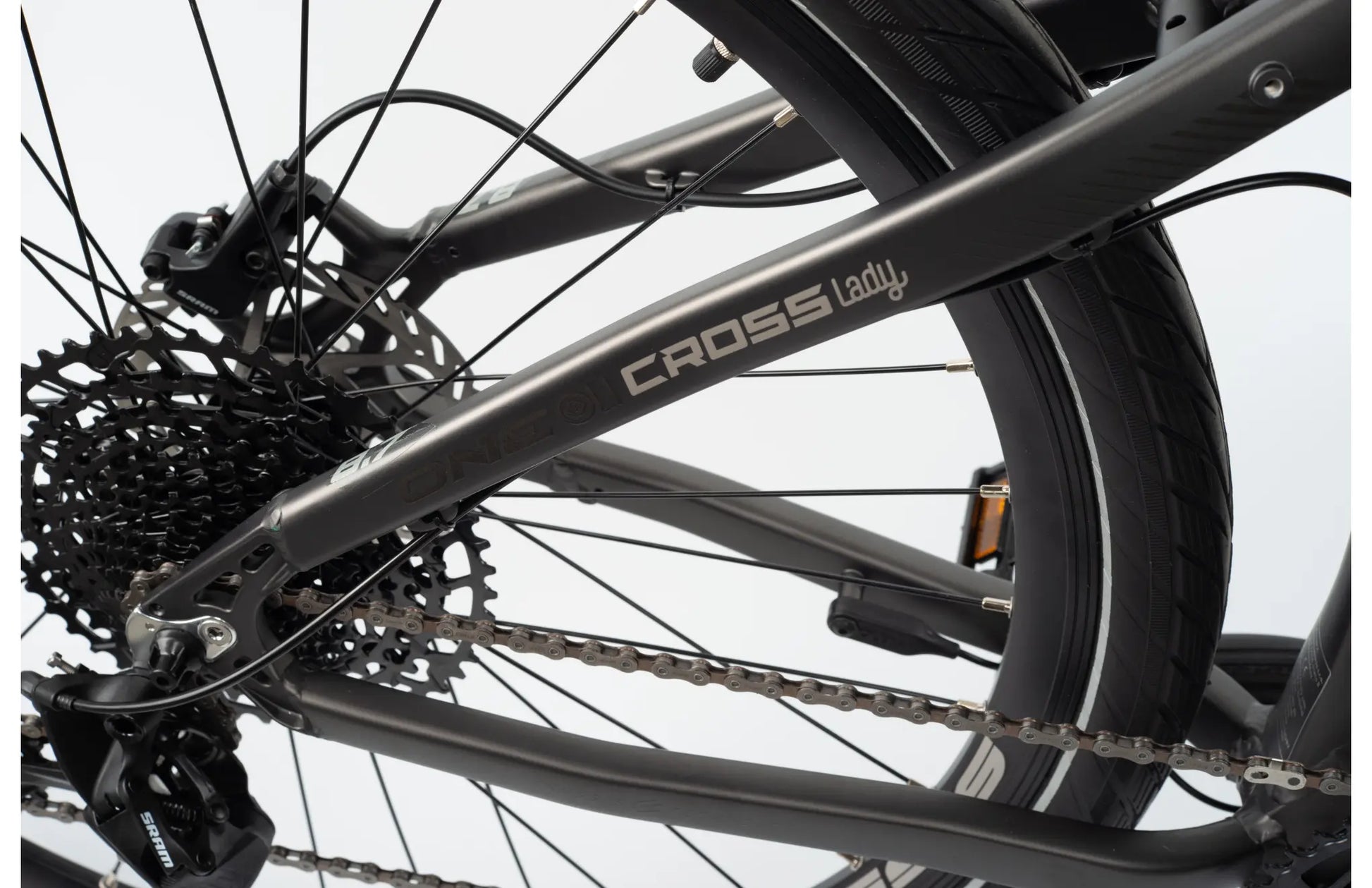 Crussis OLI Cross Lady 8.7-S 2022 Electric Trekking Bike in sleek design, ideal for women's urban and trail rides.
