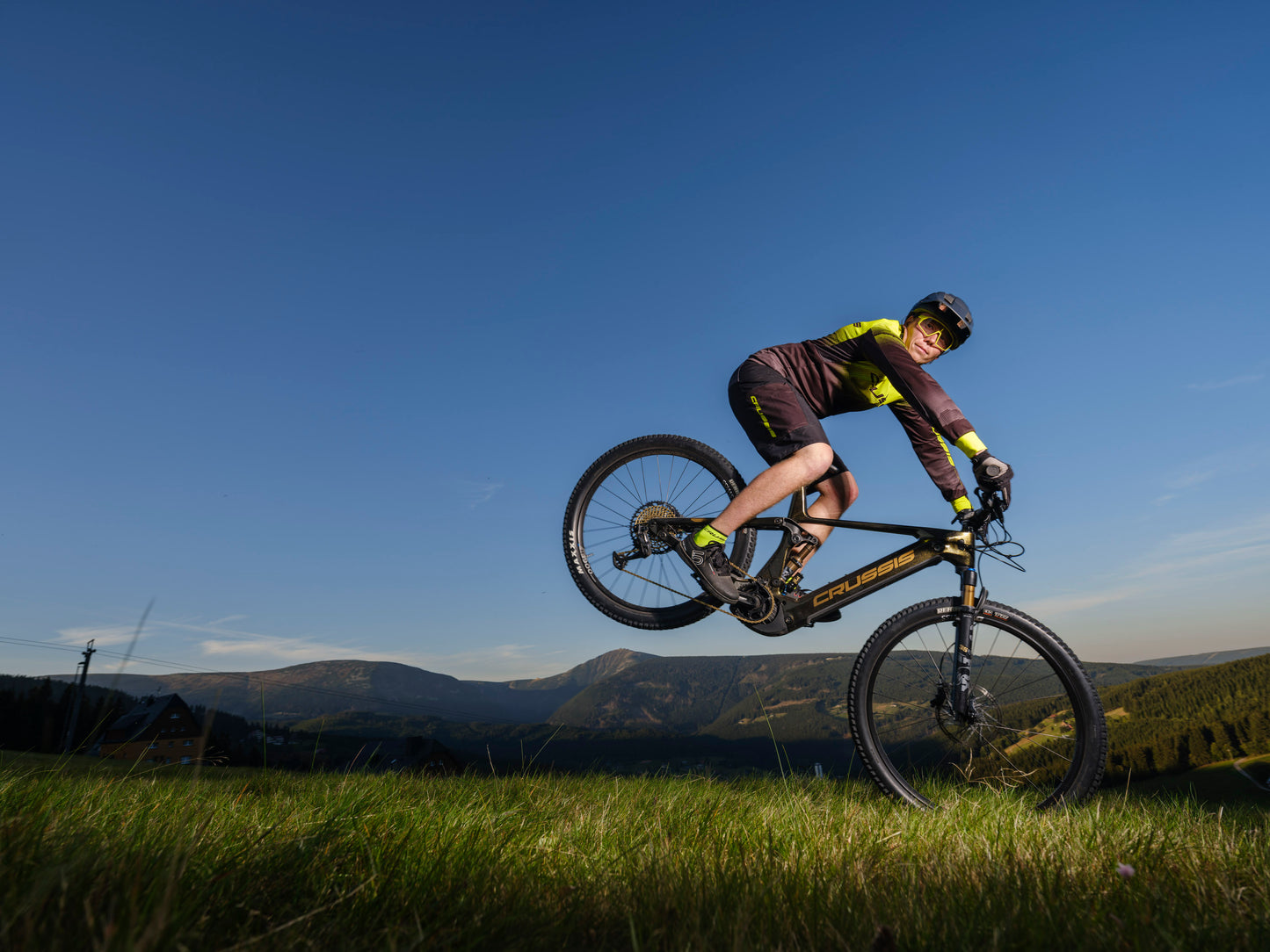 CRUSSIS e-Full 10.9-M (720 Wh) – 2024 Full-Suspension E-MTB with Panasonic GX Ultimate Motor & 170 km Range